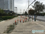 日新路融城金阶旁人行道地下冒水1个多月无人修理 - 云南信息港