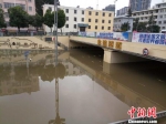 图为被暴雨淹没的隧道 刘冉阳 摄 - 云南频道