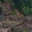 屏边所组织人字桥看守队员清理铁路上的泥石。 - 云南频道