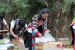云南西盟帮扶贫困群众精神与物质“双脱贫” - 云南频道