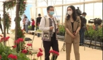 泸西县长化身“主播”线上卖花吸粉60余万，只为…… - 云南频道