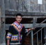 云南勐海县布朗山乡曼囡村，22岁的拉祜族青年扎培在自家门前。(贾翔 摄) - 云南频道